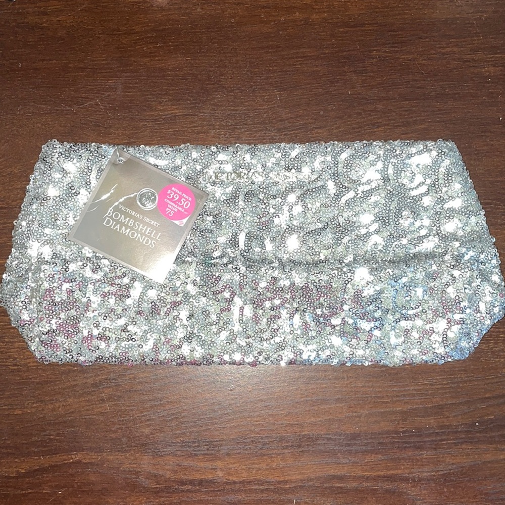 Cosmetic clutch bag
